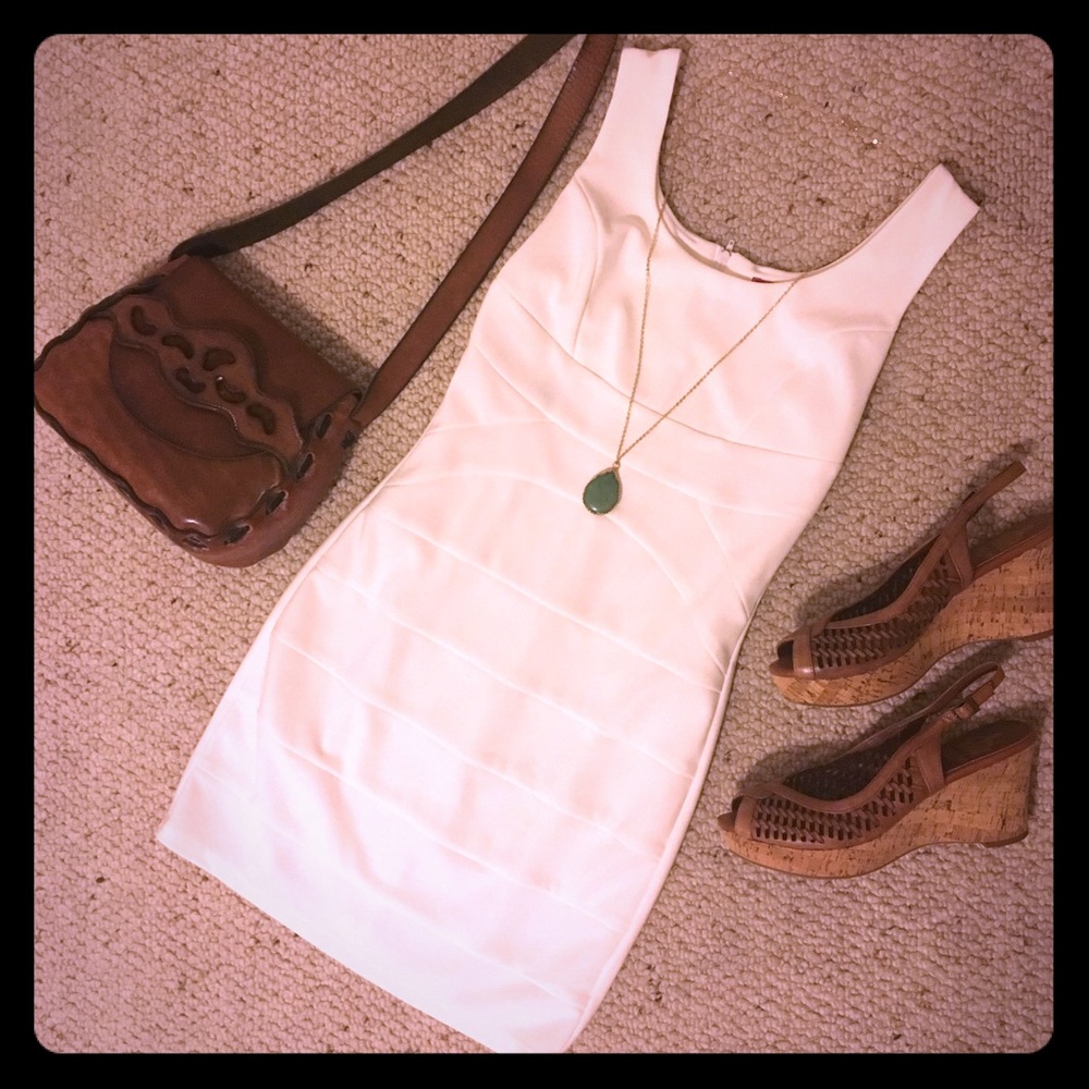 Light cream zip up bandage dress